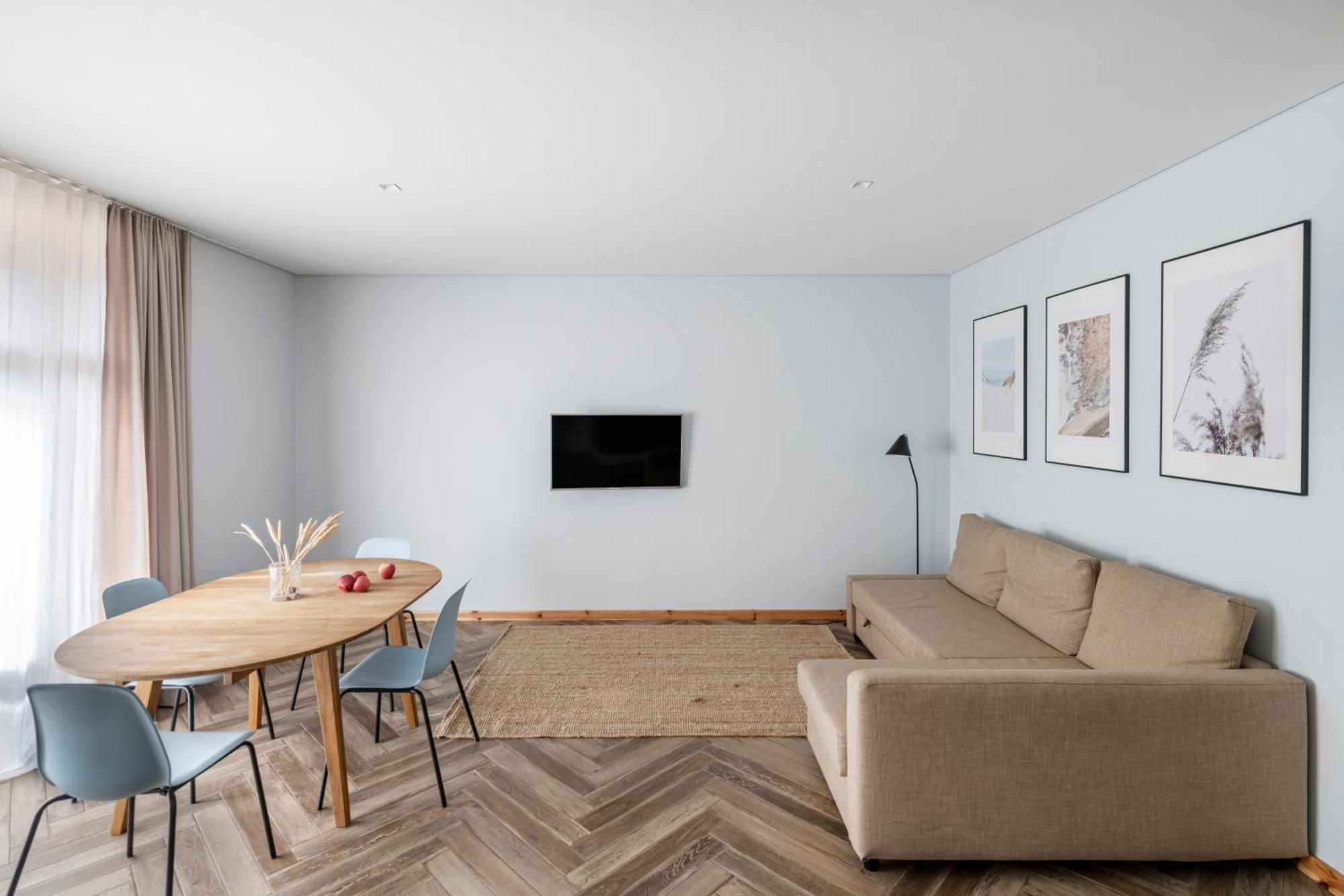 Uz Juru Mariu Juodkrantė Quarto foto