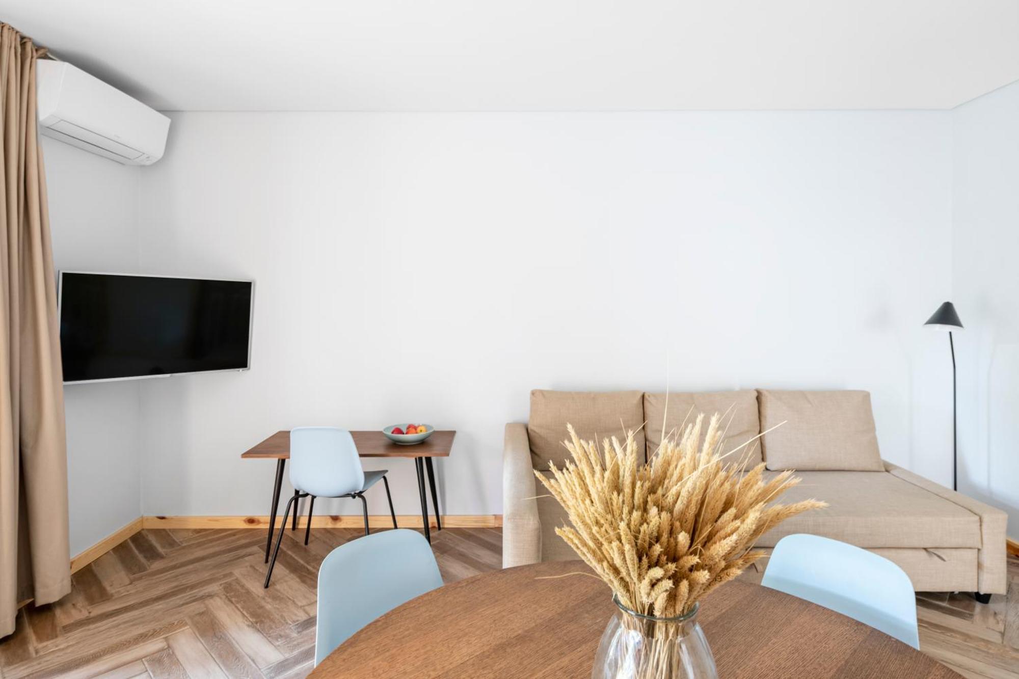 Uz Juru Mariu Juodkrantė Quarto foto
