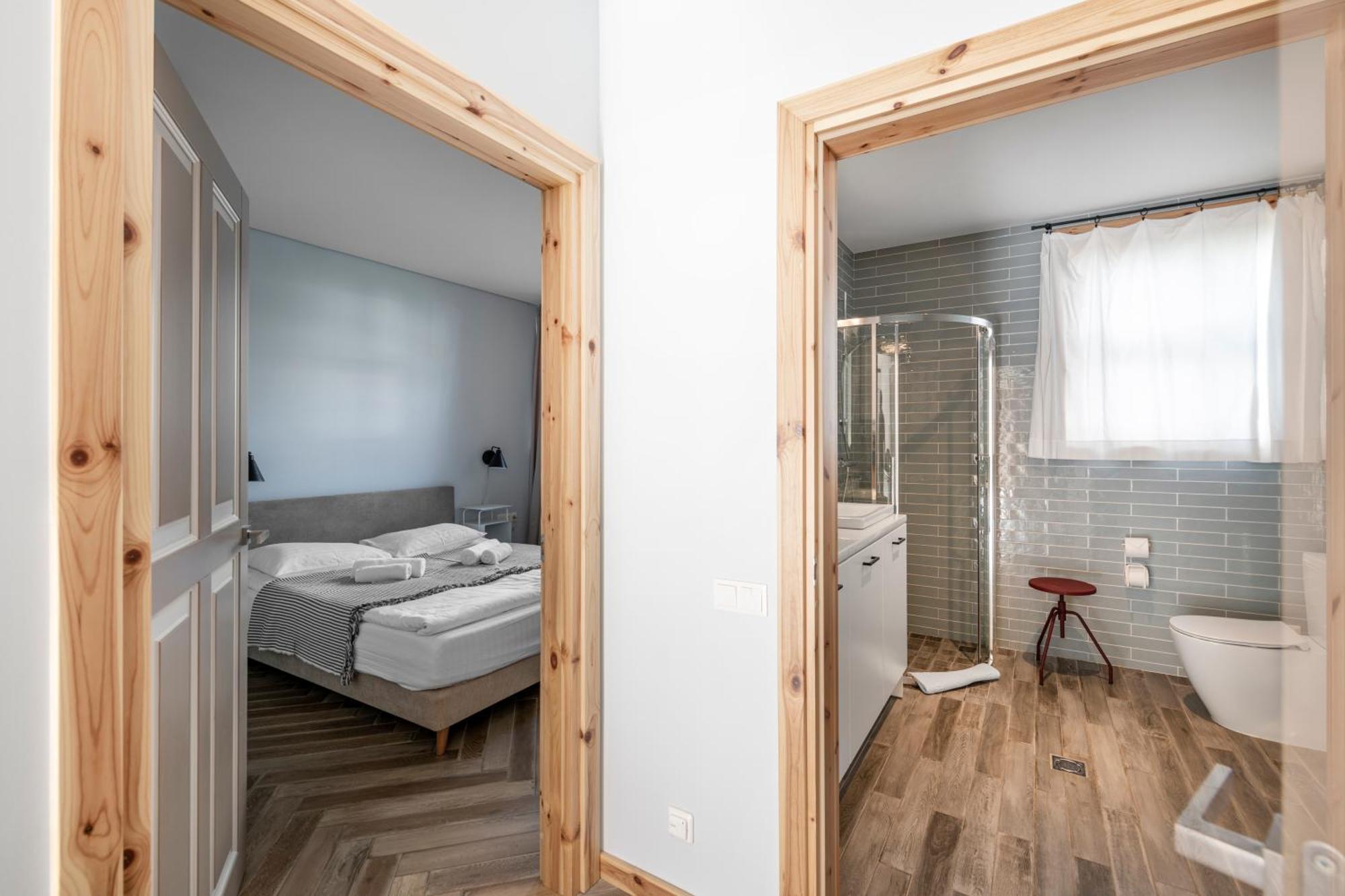 Uz Juru Mariu Juodkrantė Quarto foto