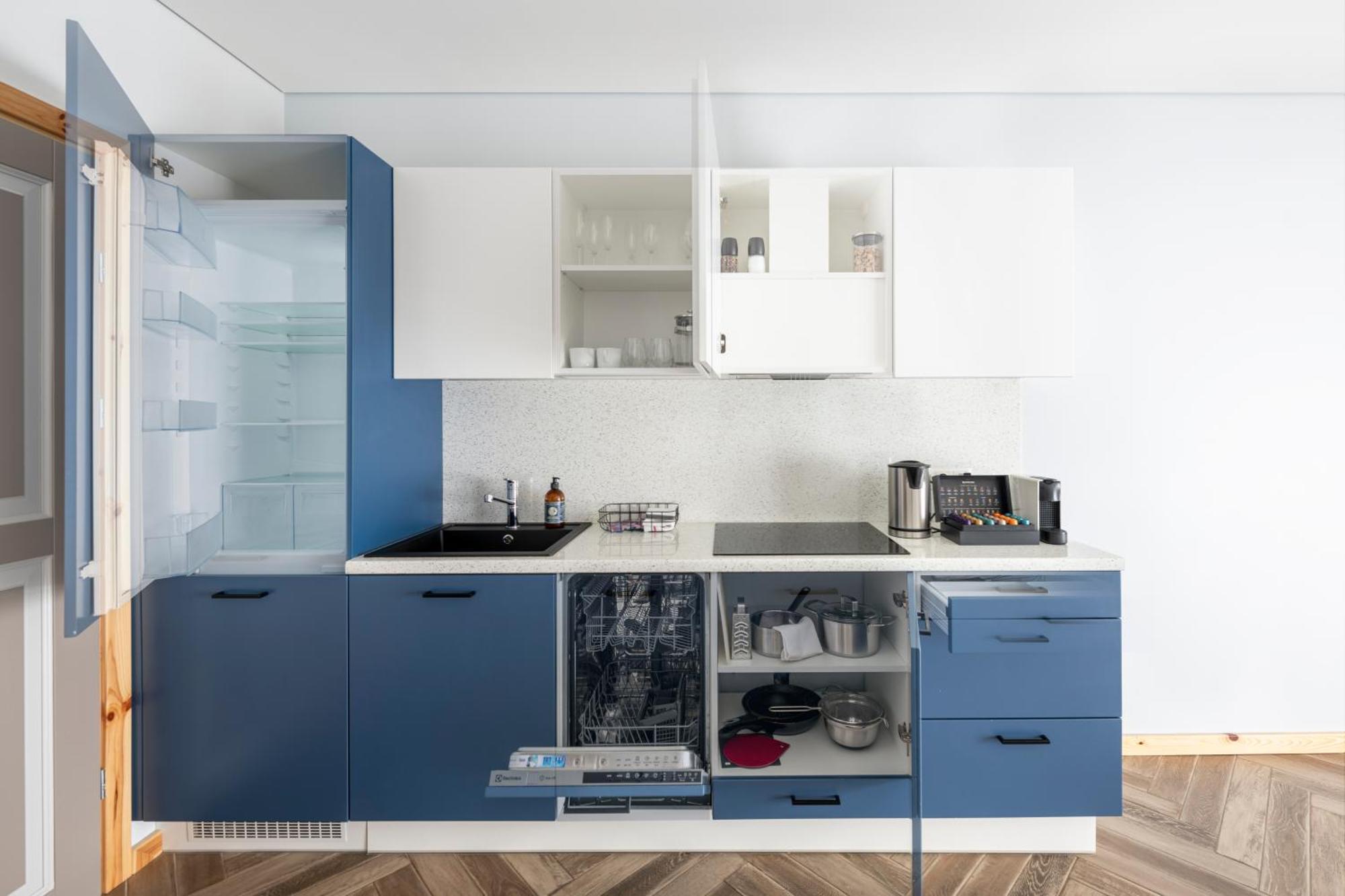 Uz Juru Mariu Juodkrantė Quarto foto