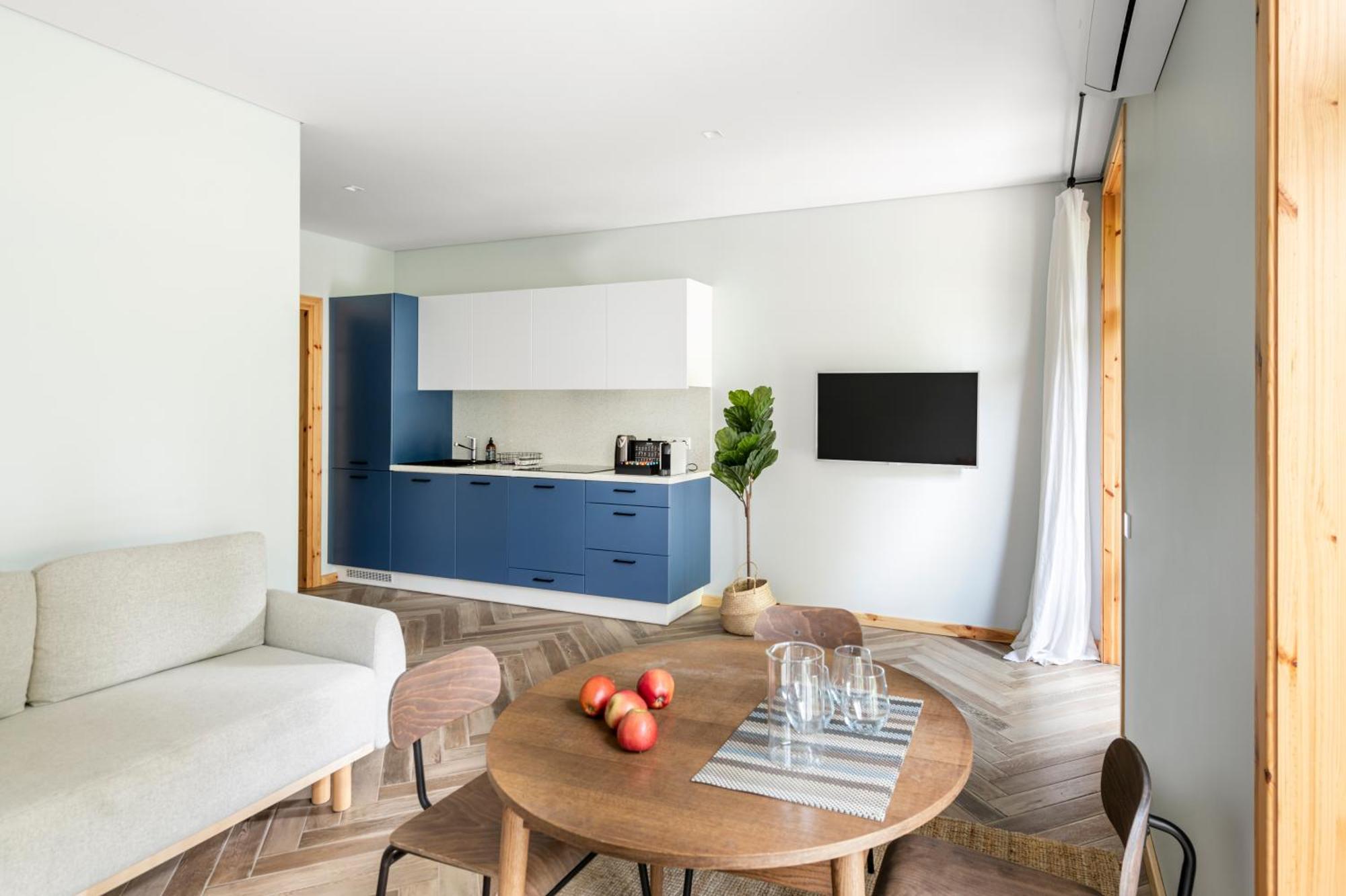 Uz Juru Mariu Juodkrantė Quarto foto